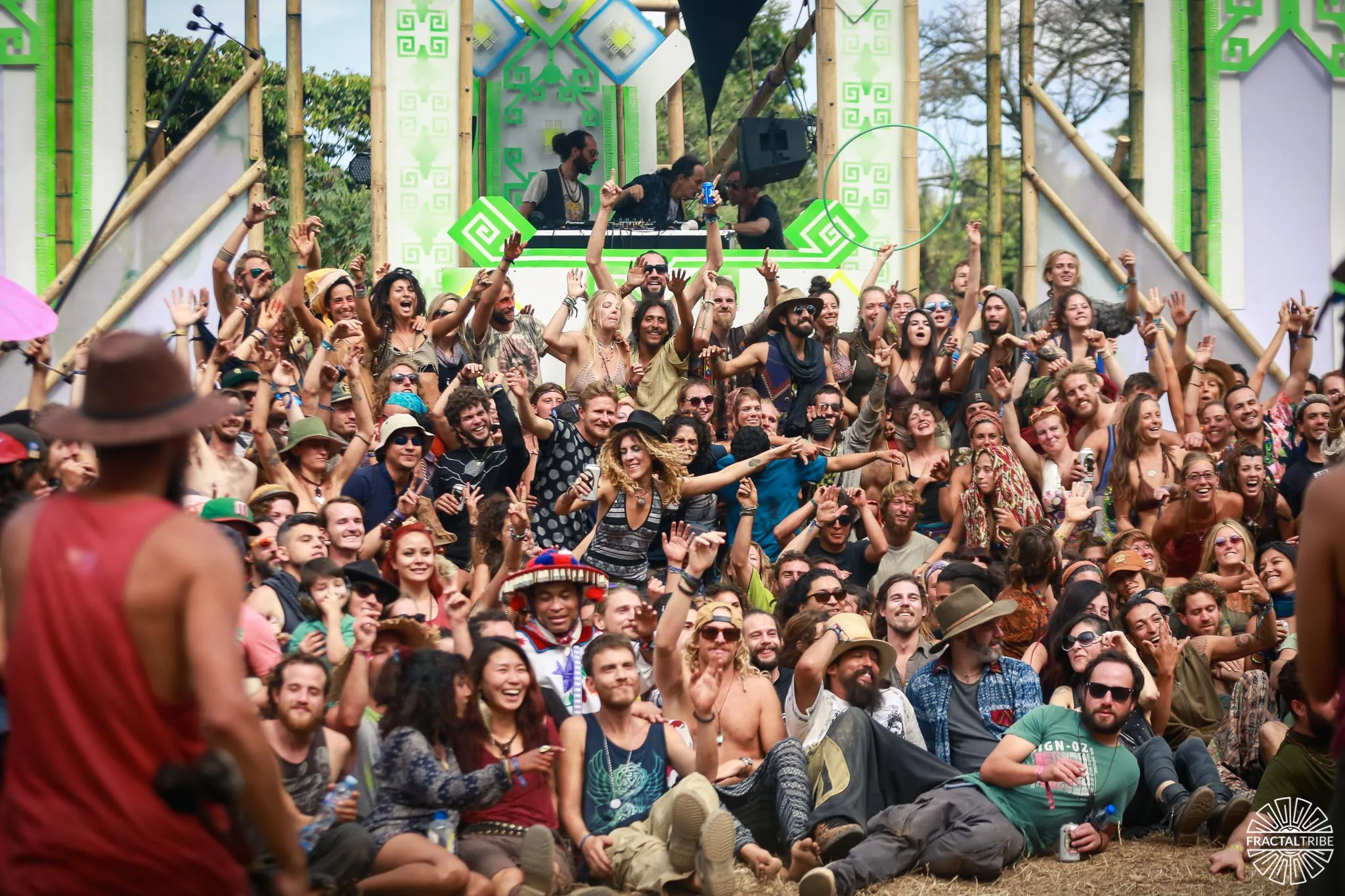 Crowd at Ixim stage with mountains